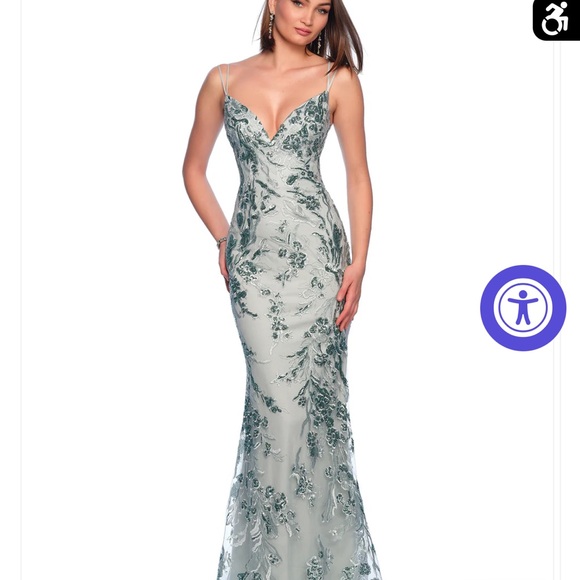 Dave & Johnny Gown in Mint - Picture 10 of 11